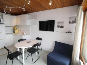 Studio Cabine Rénové au Pied des Pistes avec Balcon - Auris en Oisans - FR-1-297-157